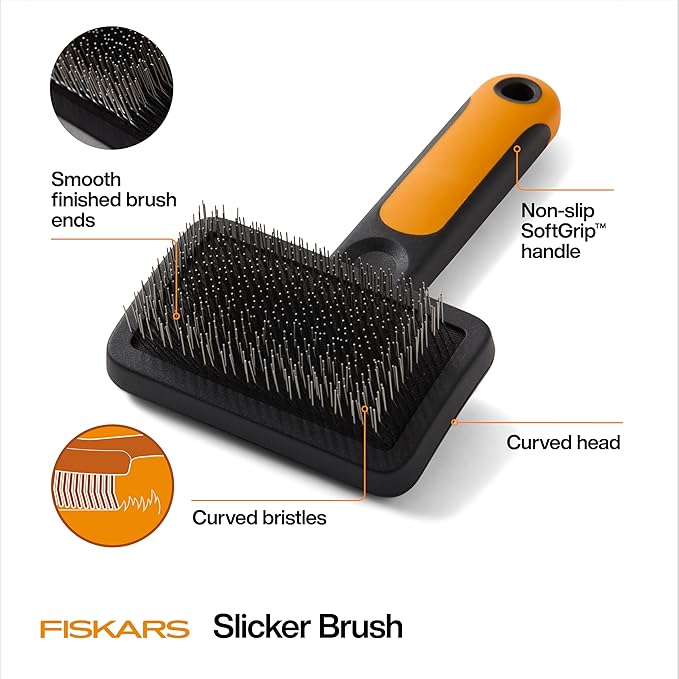 Fiskars Pet, Cat and Dog Brush, Fine Bristles & SoftGrip Handle - Image 2